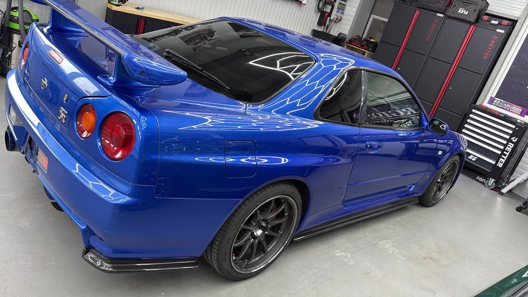 r34-hinten